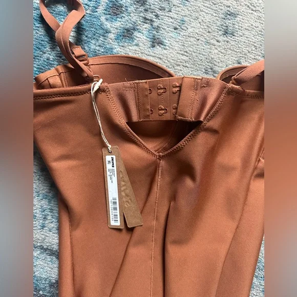 Skims underwire thong bodysuit - Picture 2 of 3